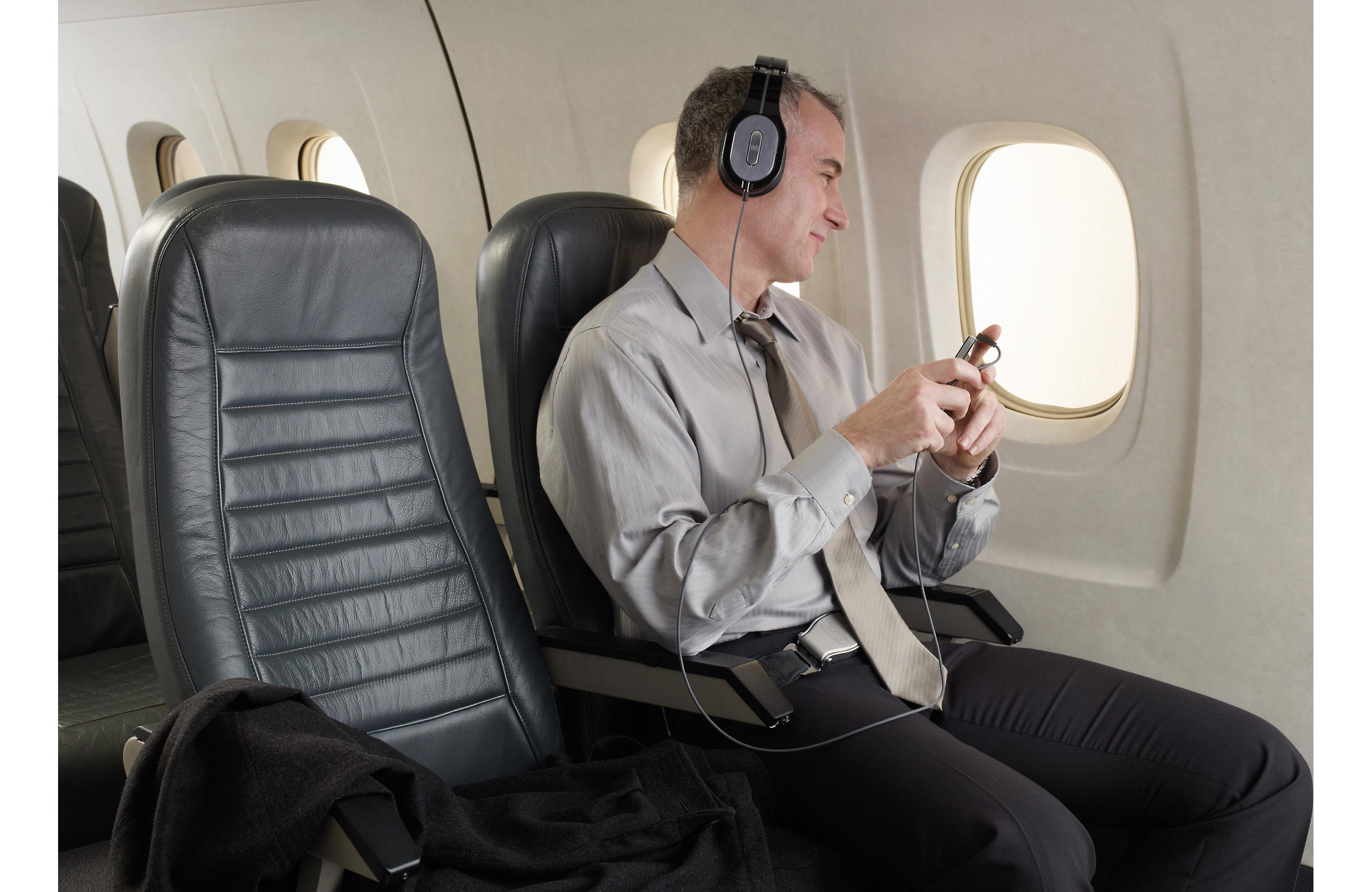 Проводные наушники с активным шумоподавлением