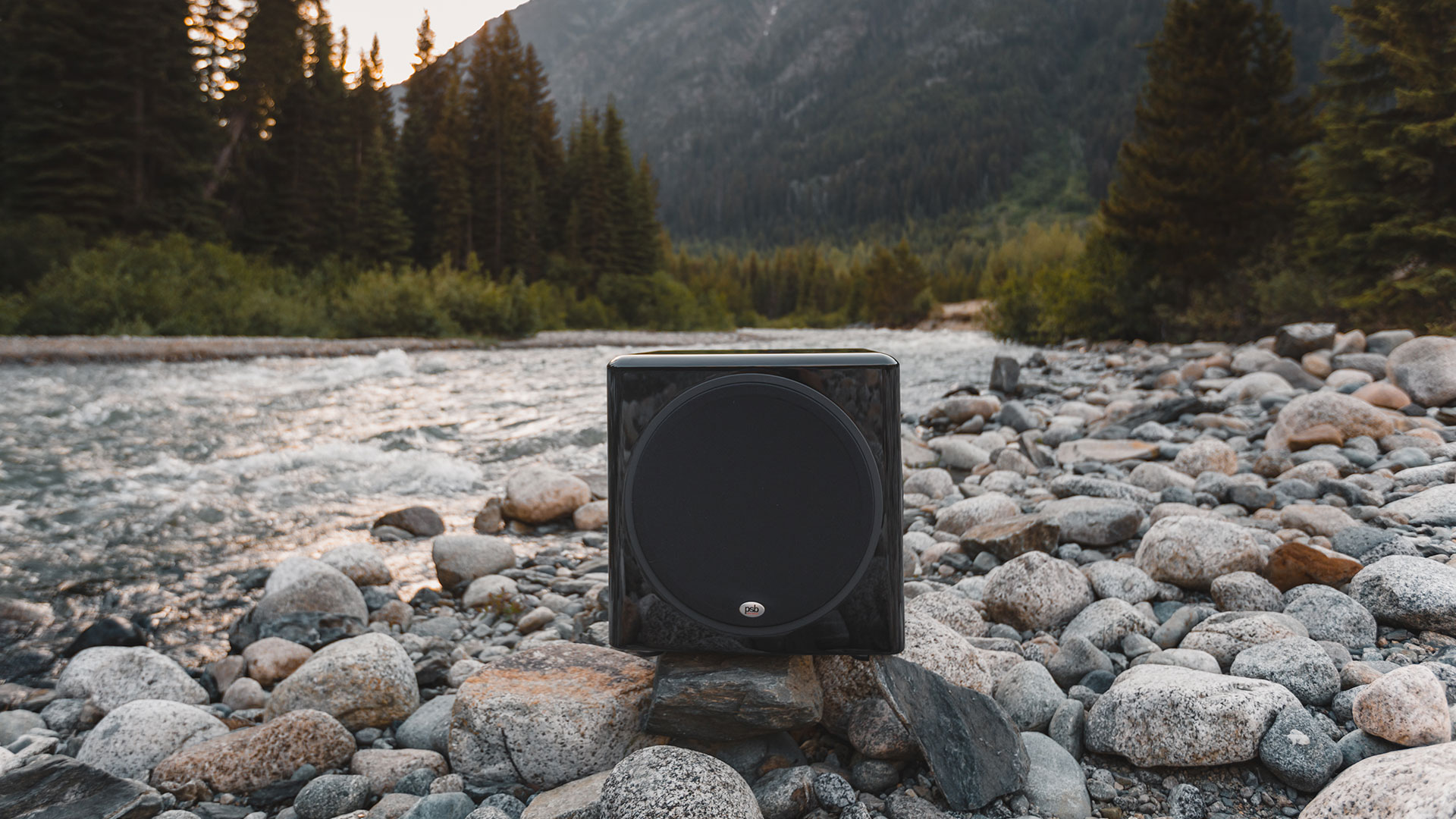 Активный сабвуфер