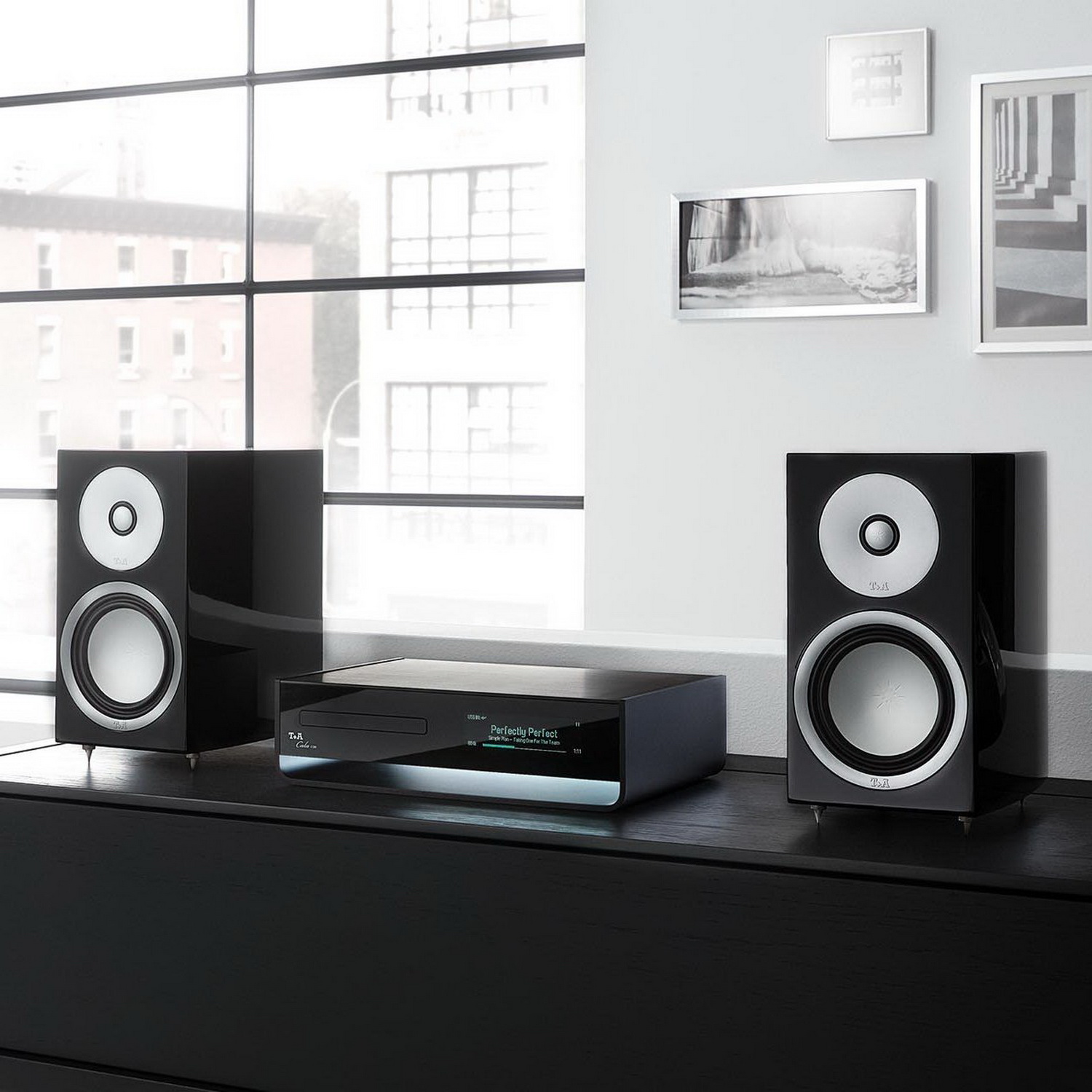 Компактная мультимедийная стерео система