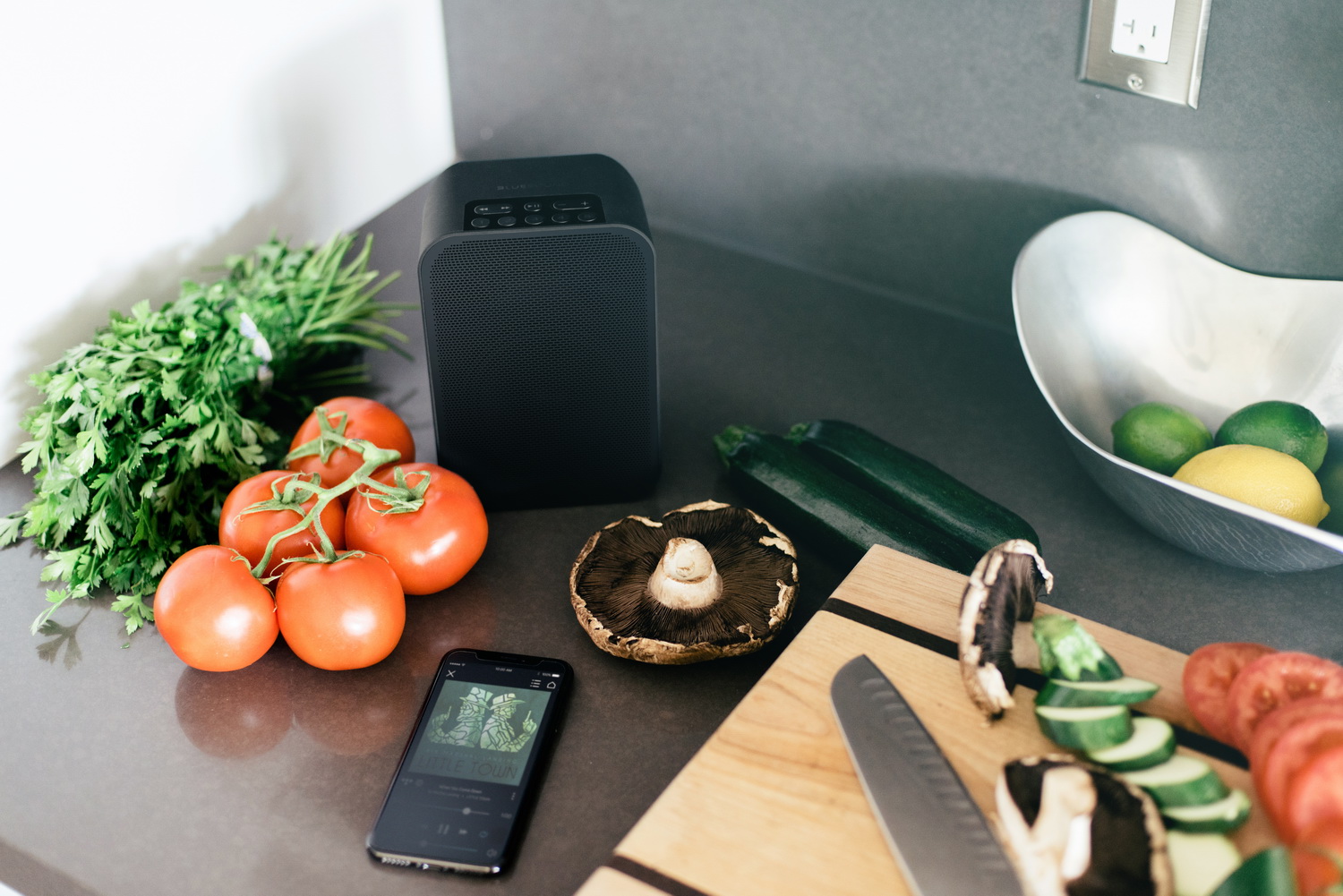 Портативная беспроводная колонка