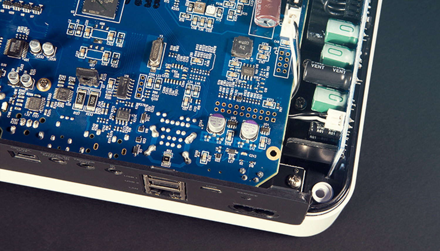 Потоковый стример с 2Тб хранилищем