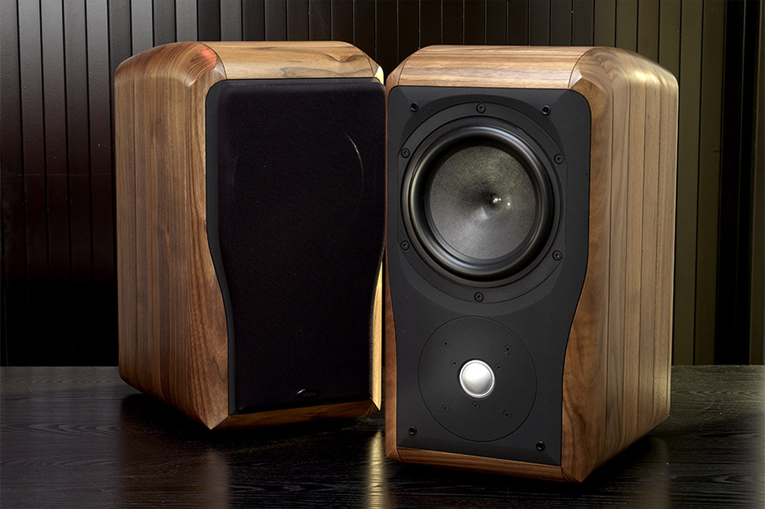 Полочная акустическая система