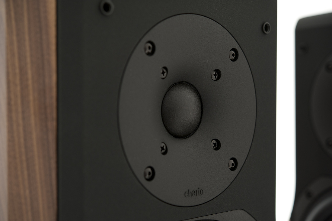 Полочная акустическая система