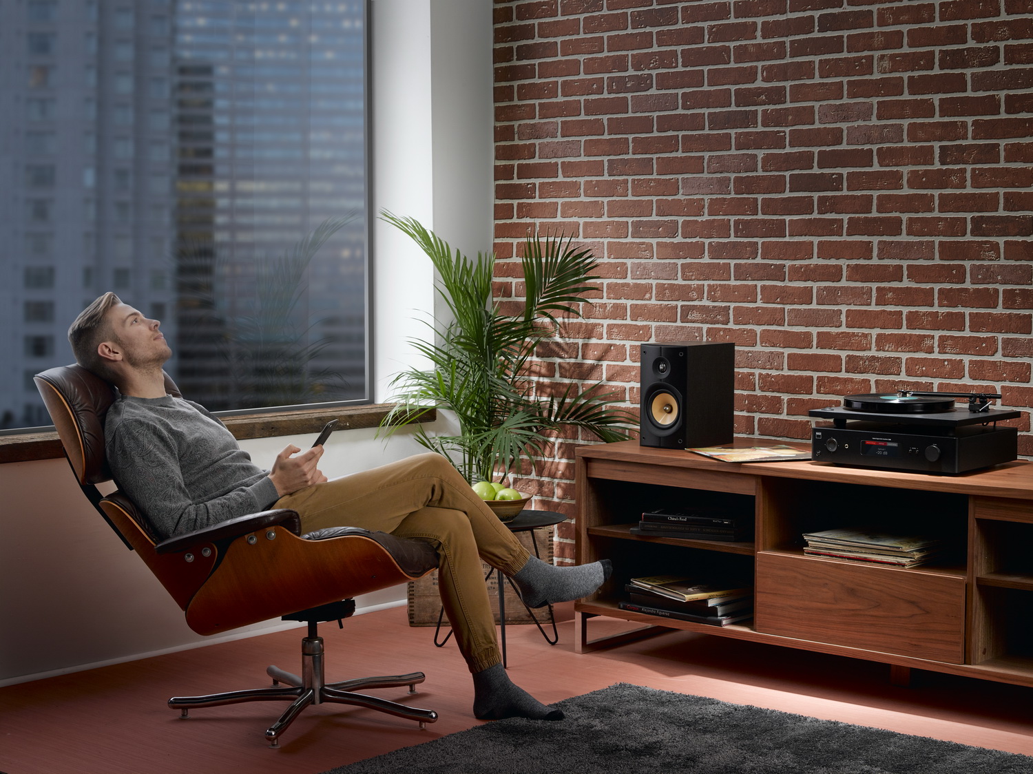 Виниловый проигрыватель