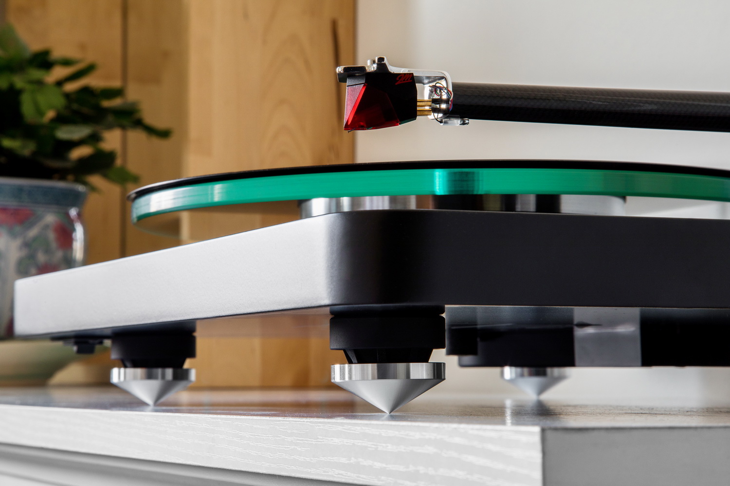 Виниловый проигрыватель