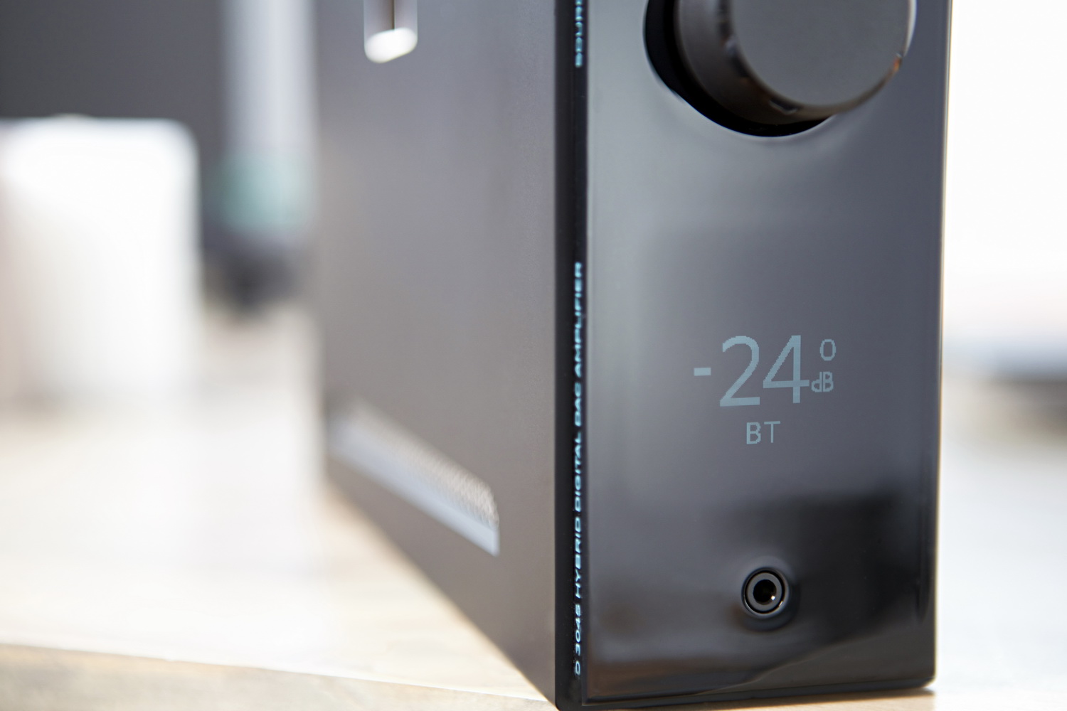 Интегральный стерео усилитель с цифровыми входами